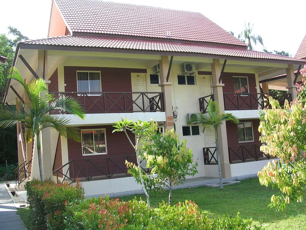 Rompin Beach Resorts Куала-Ромпин Экстерьер фото