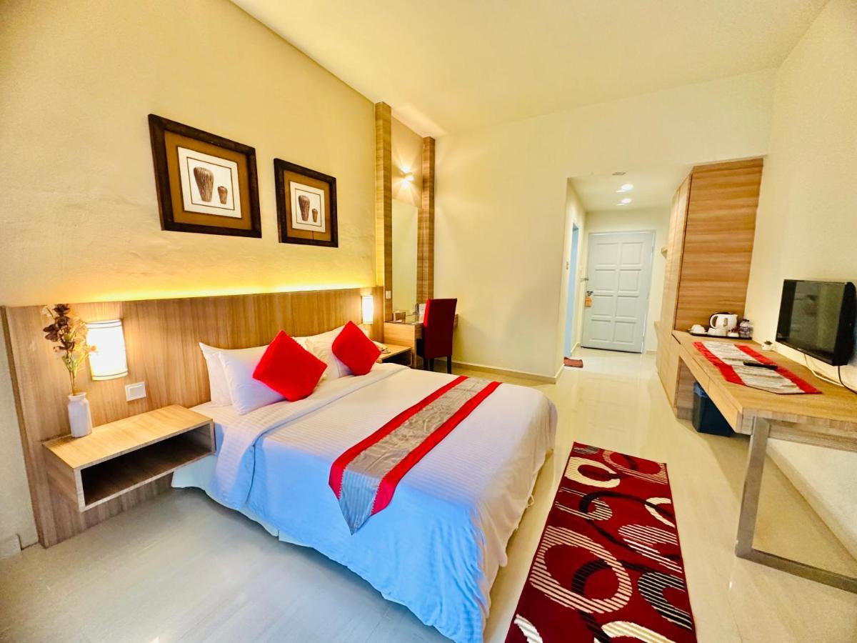 Rompin Beach Resorts Куала-Ромпин Экстерьер фото