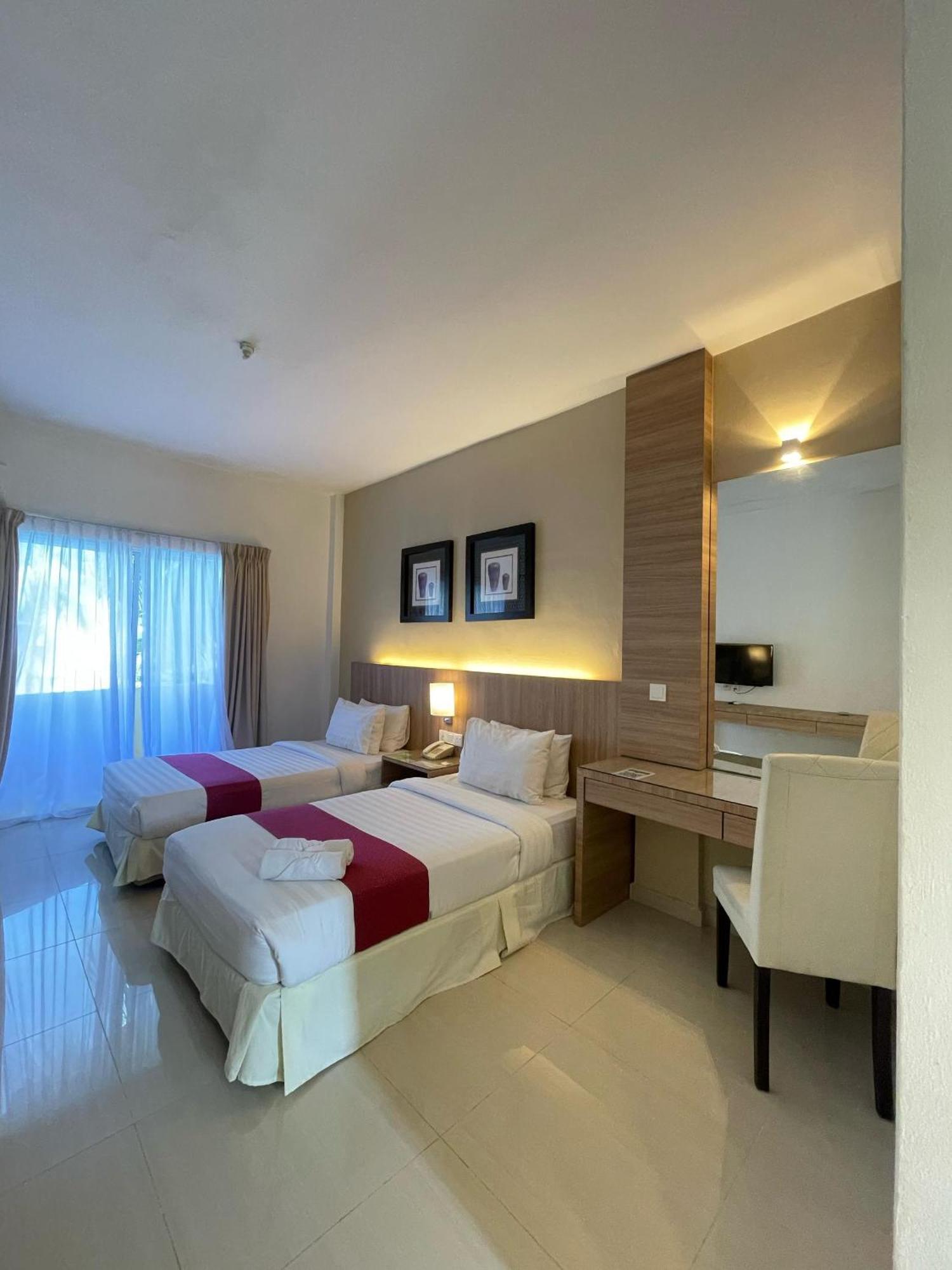 Rompin Beach Resorts Куала-Ромпин Экстерьер фото