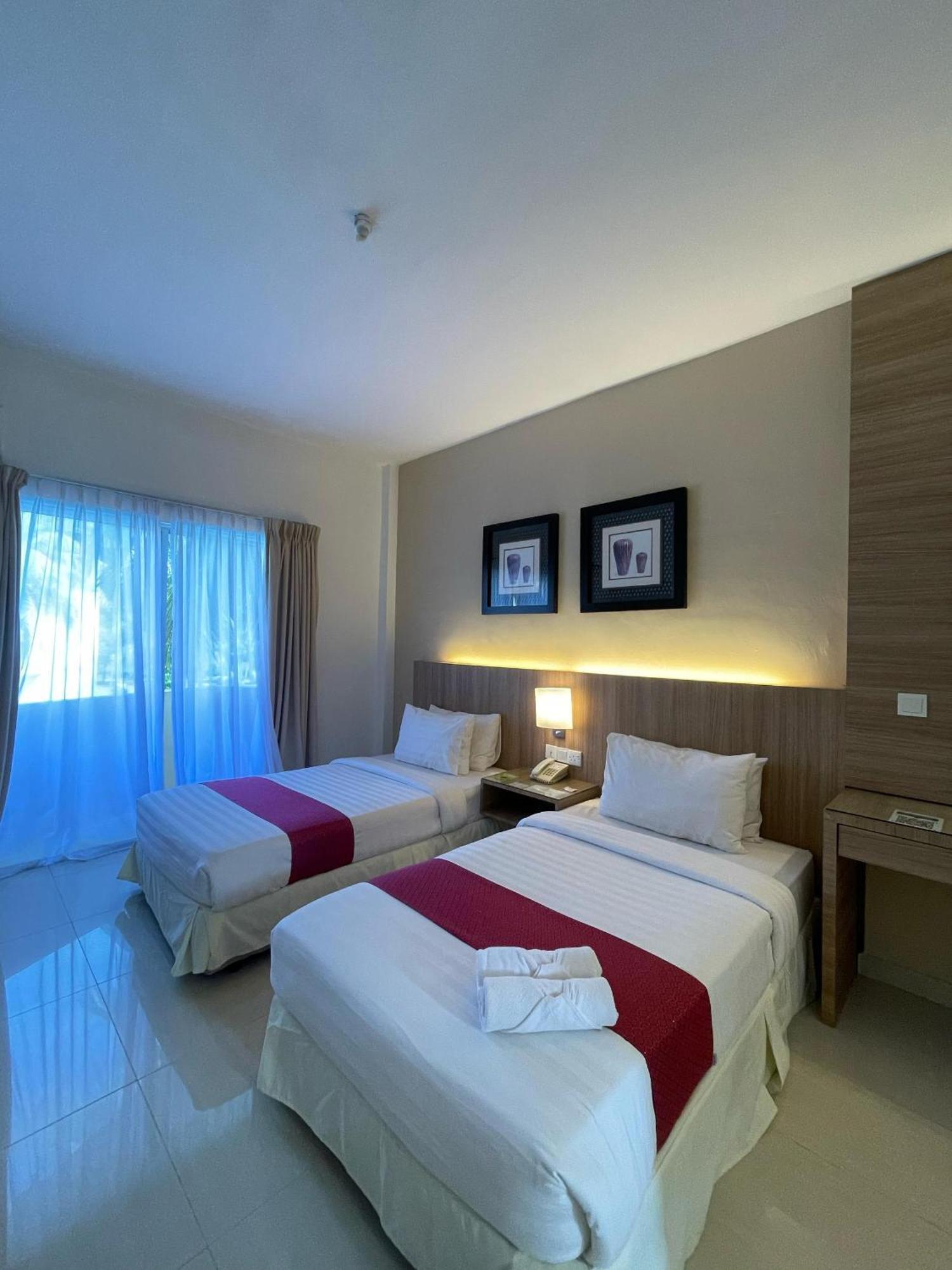 Rompin Beach Resorts Куала-Ромпин Экстерьер фото