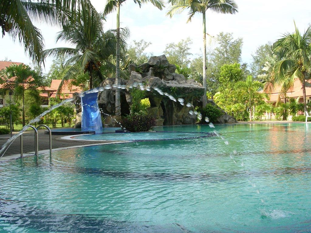 Rompin Beach Resorts Куала-Ромпин Экстерьер фото