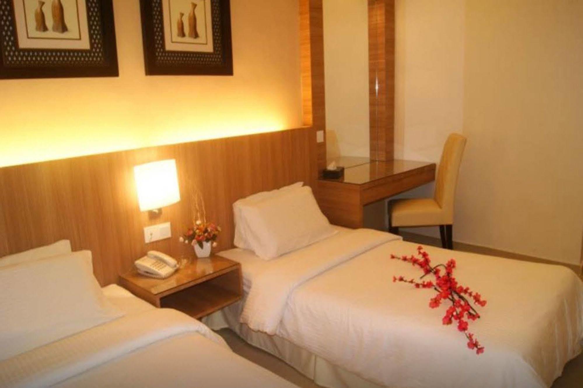 Rompin Beach Resorts Куала-Ромпин Экстерьер фото